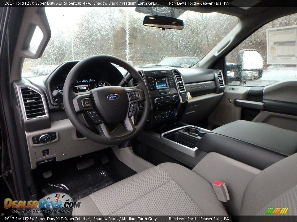 2017 Ford F250 Super Duty XLT SuperCab 4x4 Shadow Black / Medium Earth Gray Photo #12