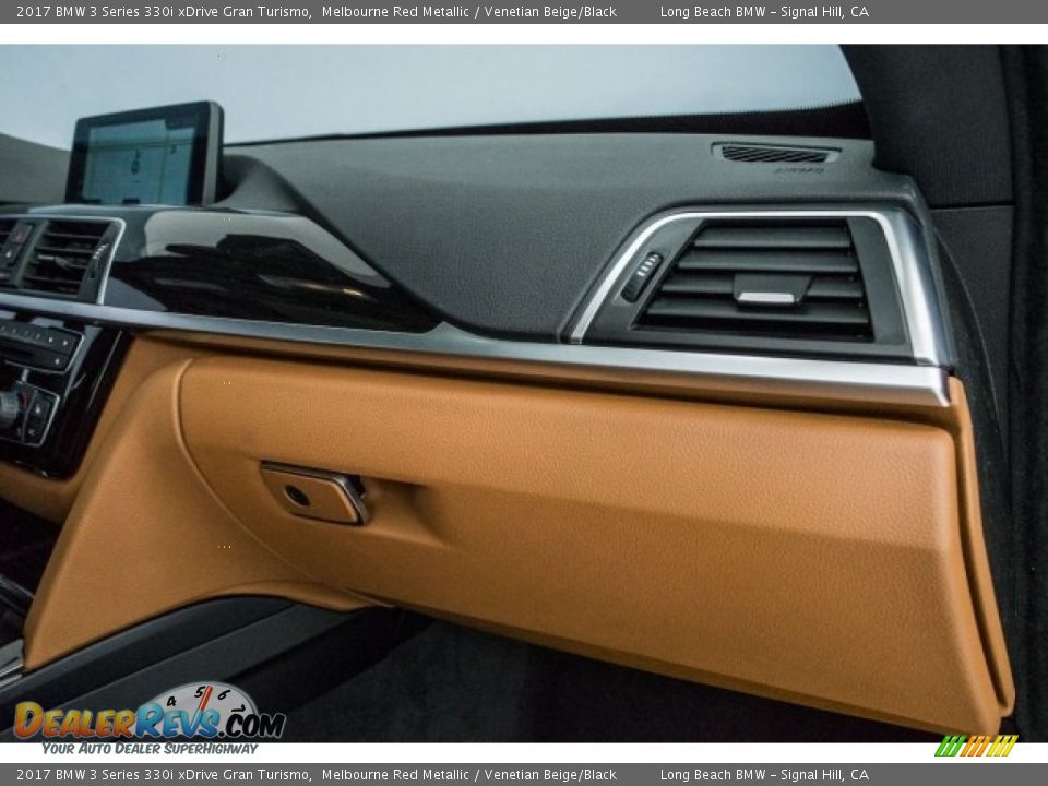 Dashboard of 2017 BMW 3 Series 330i xDrive Gran Turismo Photo #22