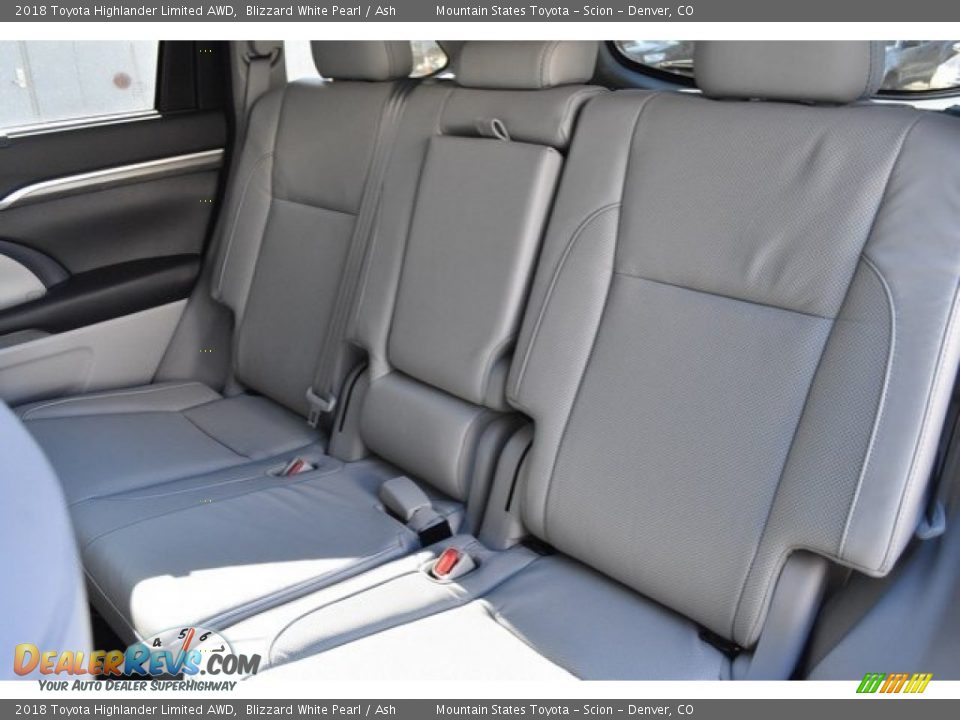 2018 Toyota Highlander Limited AWD Blizzard White Pearl / Ash Photo #7