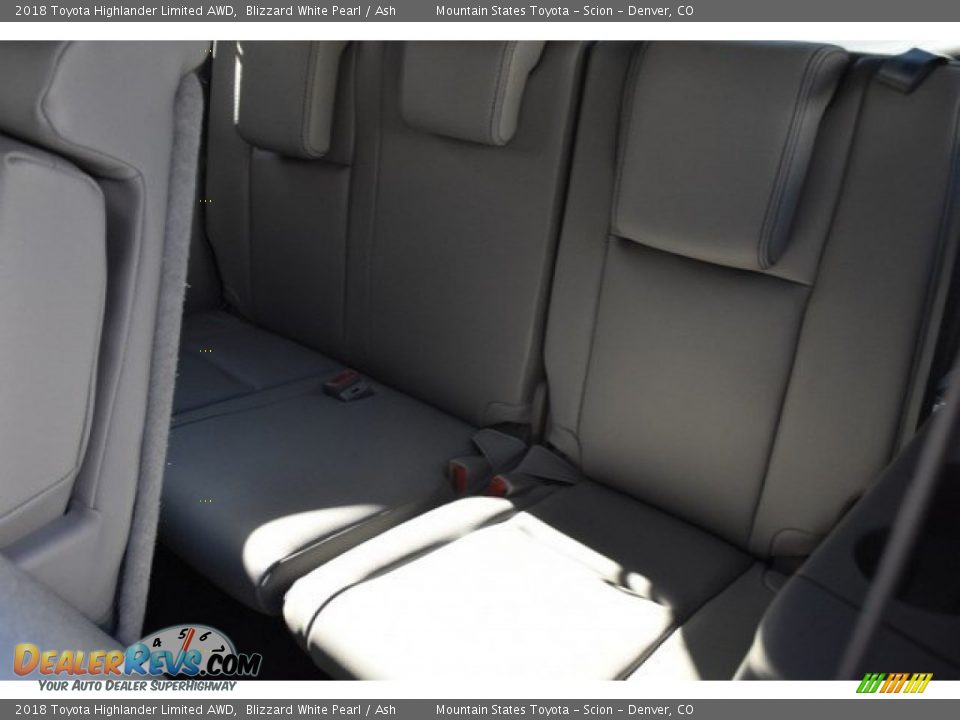 2018 Toyota Highlander Limited AWD Blizzard White Pearl / Ash Photo #8