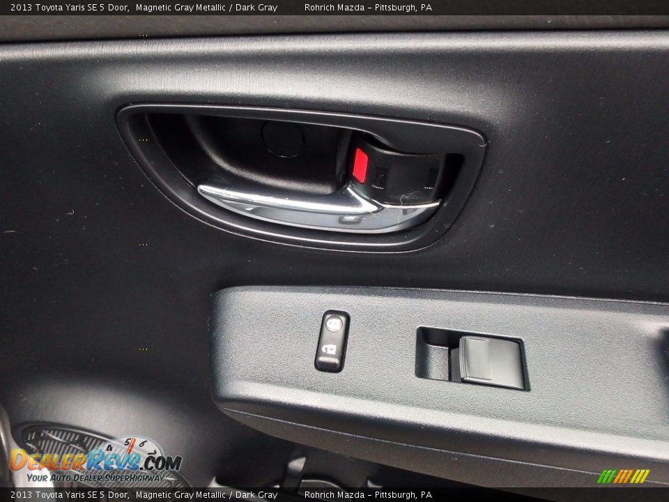 2013 Toyota Yaris SE 5 Door Magnetic Gray Metallic / Dark Gray Photo #11