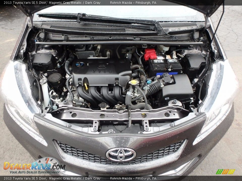 2013 Toyota Yaris SE 5 Door Magnetic Gray Metallic / Dark Gray Photo #18