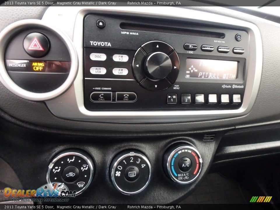 2013 Toyota Yaris SE 5 Door Magnetic Gray Metallic / Dark Gray Photo #26
