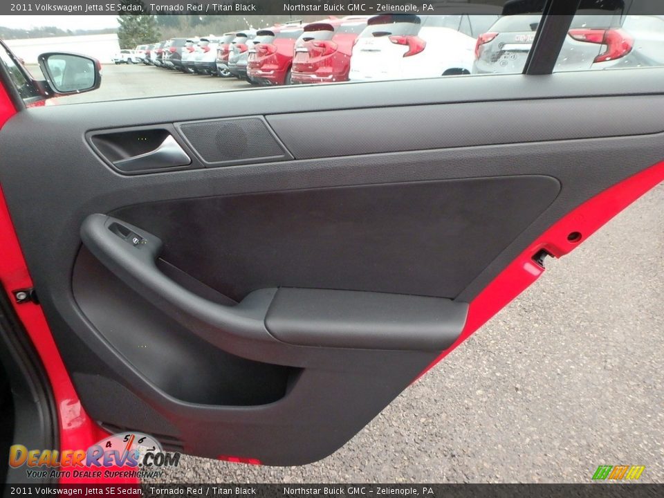 2011 Volkswagen Jetta SE Sedan Tornado Red / Titan Black Photo #8