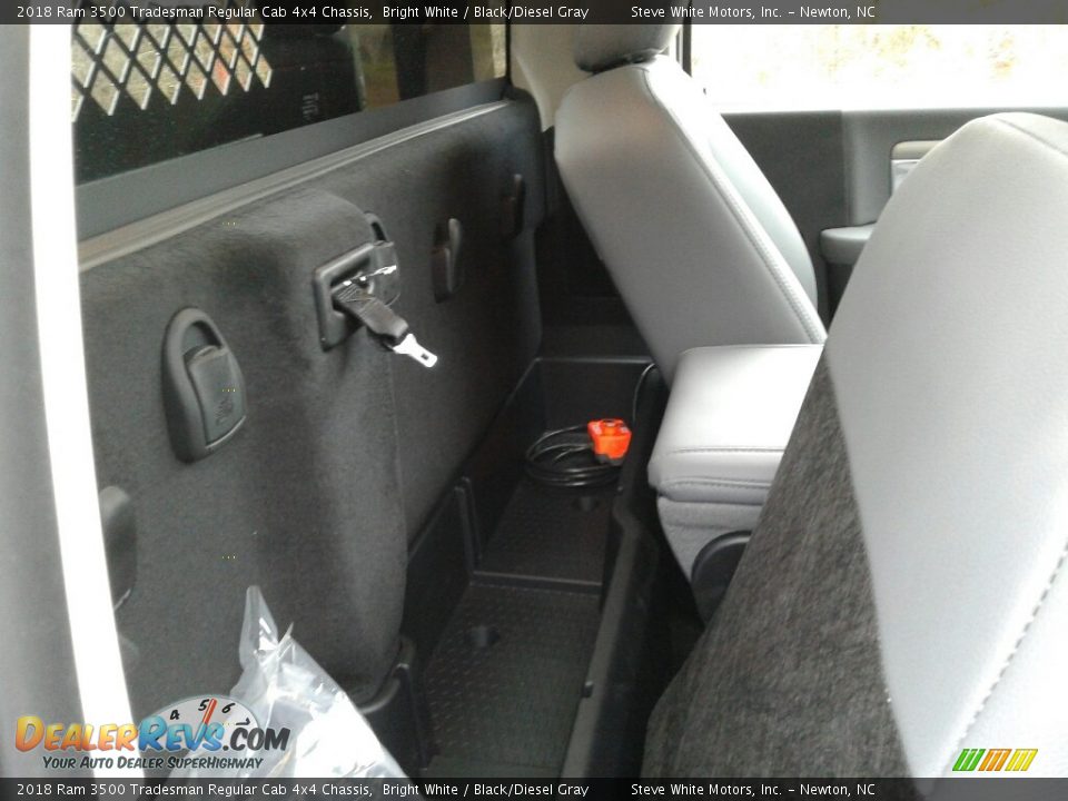 2018 Ram 3500 Tradesman Regular Cab 4x4 Chassis Bright White / Black/Diesel Gray Photo #11