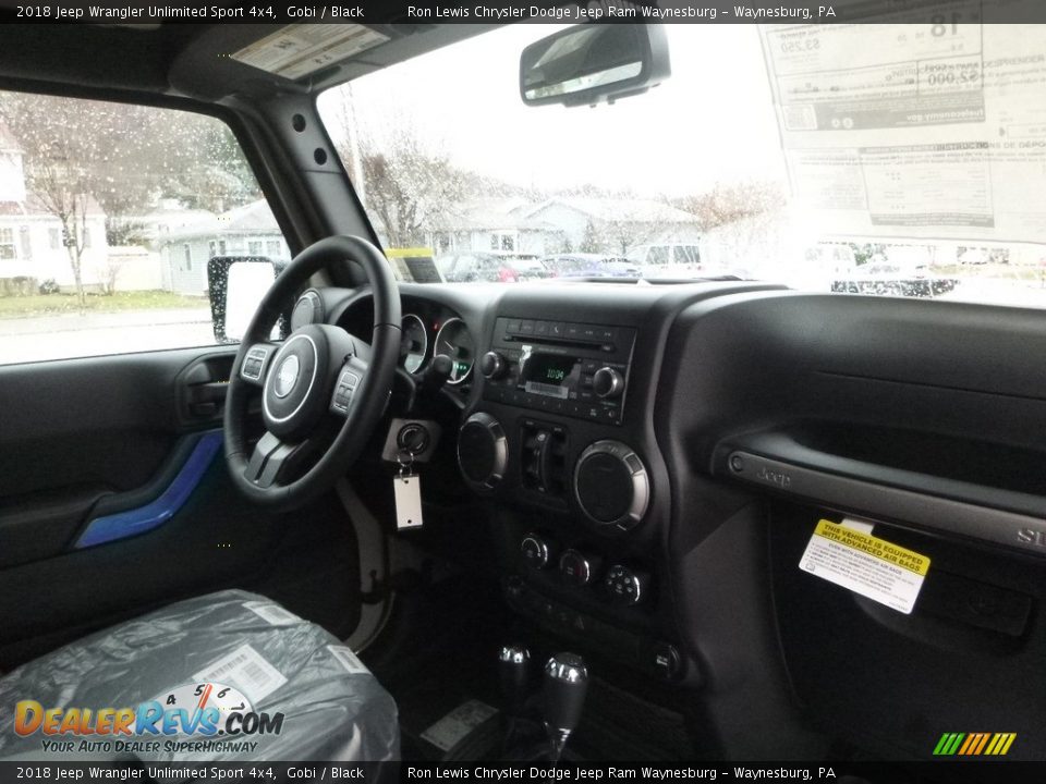 2018 Jeep Wrangler Unlimited Sport 4x4 Gobi / Black Photo #11