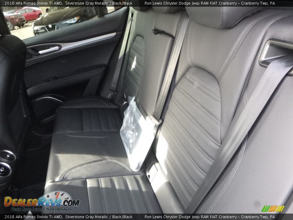 2018 Alfa Romeo Stelvio Ti AWD Silverstone Gray Metallic / Black/Black Photo #16