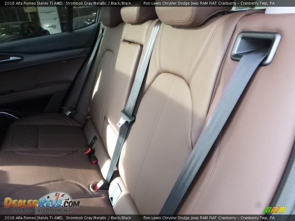 2018 Alfa Romeo Stelvio Ti AWD Stromboli Gray Metallic / Black/Black Photo #17