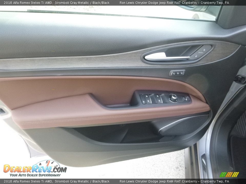 2018 Alfa Romeo Stelvio Ti AWD Stromboli Gray Metallic / Black/Black Photo #20