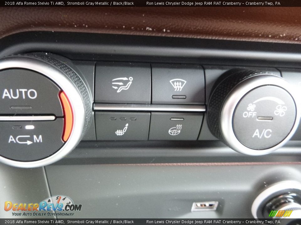 2018 Alfa Romeo Stelvio Ti AWD Stromboli Gray Metallic / Black/Black Photo #30