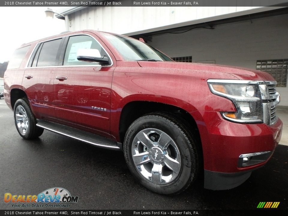 Front 3/4 View of 2018 Chevrolet Tahoe Premier 4WD Photo #8