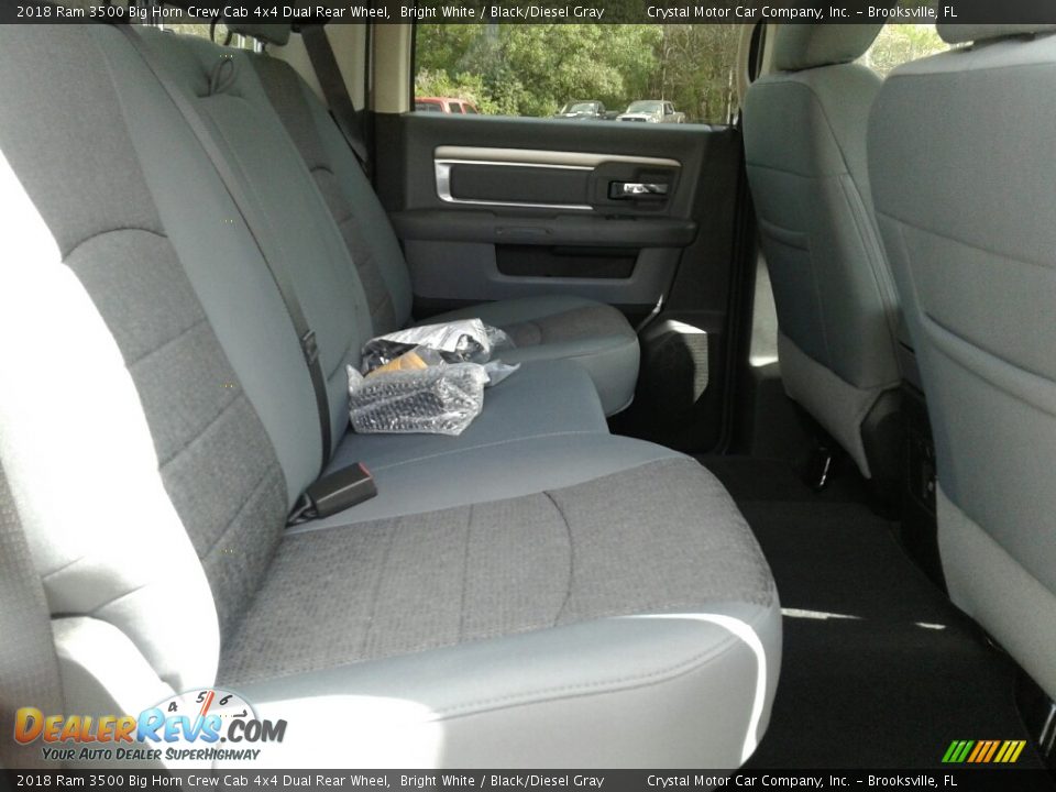 2018 Ram 3500 Big Horn Crew Cab 4x4 Dual Rear Wheel Bright White / Black/Diesel Gray Photo #11