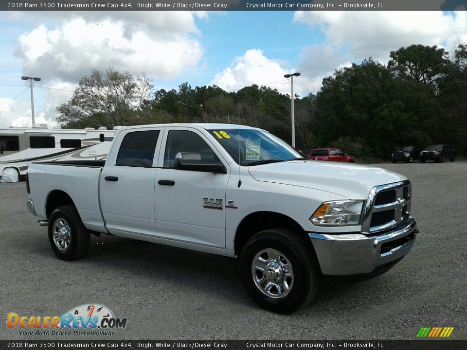 2018 Ram 3500 Tradesman Crew Cab 4x4 Bright White / Black/Diesel Gray Photo #7