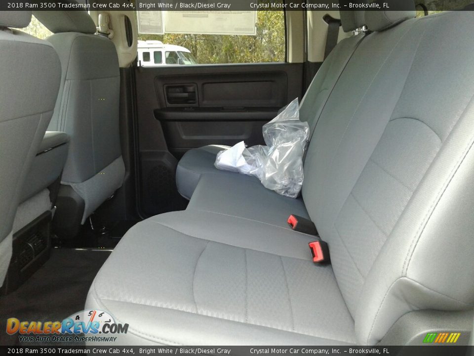 2018 Ram 3500 Tradesman Crew Cab 4x4 Bright White / Black/Diesel Gray Photo #10