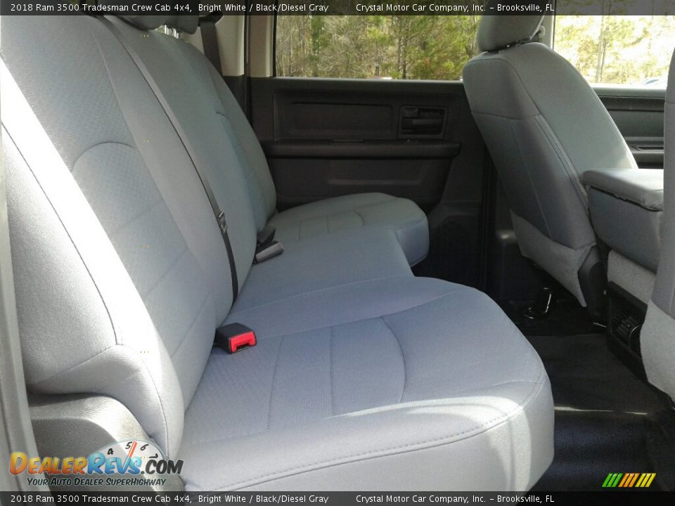 2018 Ram 3500 Tradesman Crew Cab 4x4 Bright White / Black/Diesel Gray Photo #11