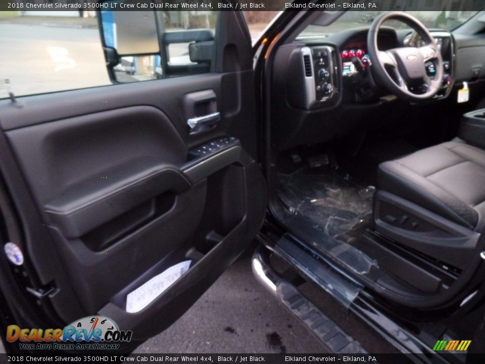 2018 Chevrolet Silverado 3500HD LT Crew Cab Dual Rear Wheel 4x4 Black / Jet Black Photo #15