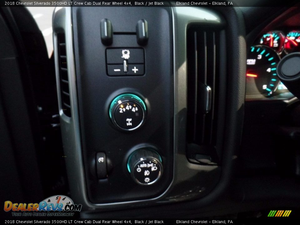 2018 Chevrolet Silverado 3500HD LT Crew Cab Dual Rear Wheel 4x4 Black / Jet Black Photo #26