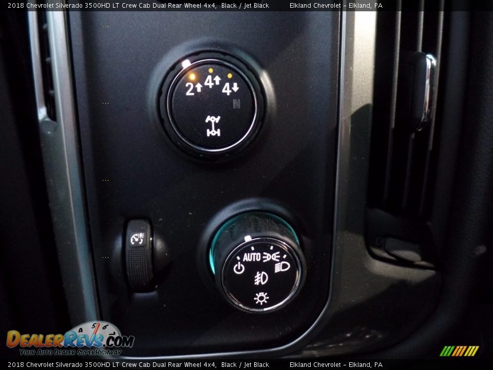 2018 Chevrolet Silverado 3500HD LT Crew Cab Dual Rear Wheel 4x4 Black / Jet Black Photo #28