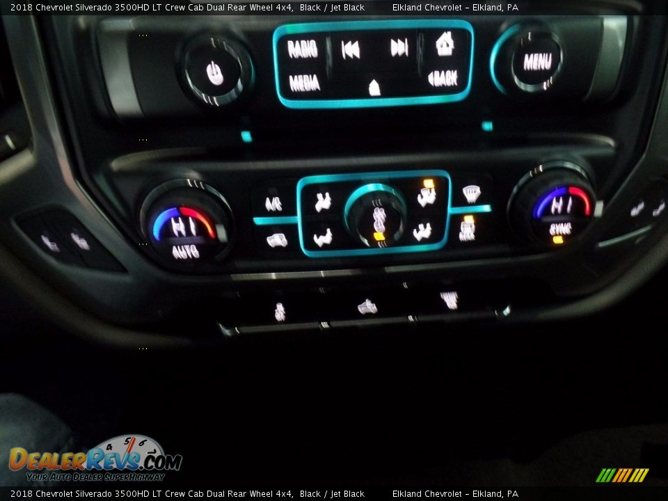 2018 Chevrolet Silverado 3500HD LT Crew Cab Dual Rear Wheel 4x4 Black / Jet Black Photo #36