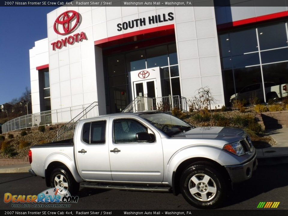 2007 Nissan Frontier SE Crew Cab 4x4 Radiant Silver / Steel Photo #2