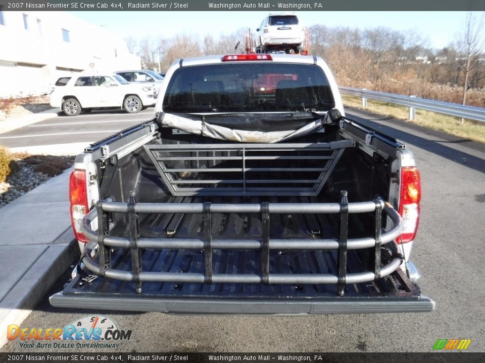 2007 Nissan Frontier SE Crew Cab 4x4 Radiant Silver / Steel Photo #13