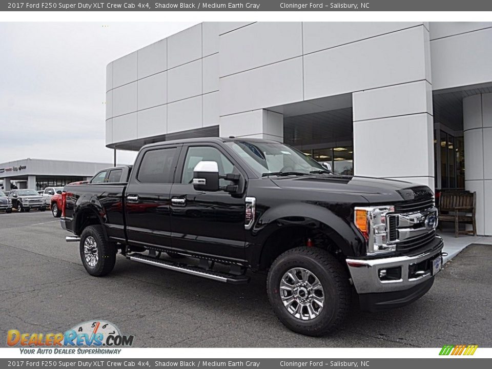 2017 Ford F250 Super Duty XLT Crew Cab 4x4 Shadow Black / Medium Earth Gray Photo #1