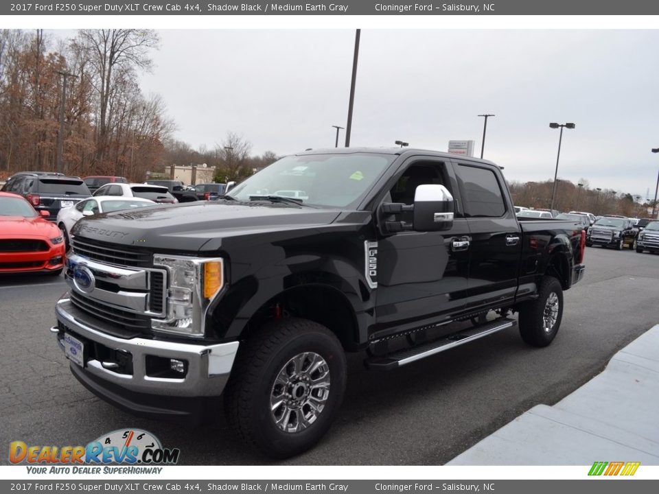 2017 Ford F250 Super Duty XLT Crew Cab 4x4 Shadow Black / Medium Earth Gray Photo #3