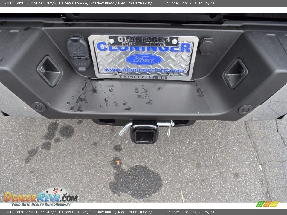 2017 Ford F250 Super Duty XLT Crew Cab 4x4 Shadow Black / Medium Earth Gray Photo #5