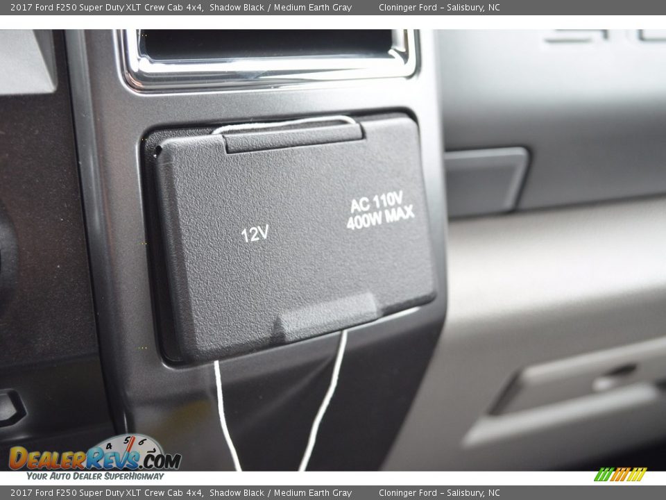 2017 Ford F250 Super Duty XLT Crew Cab 4x4 Shadow Black / Medium Earth Gray Photo #17