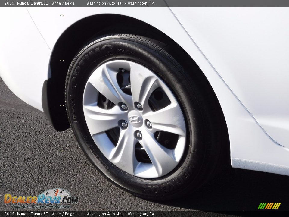 2016 Hyundai Elantra SE White / Beige Photo #3