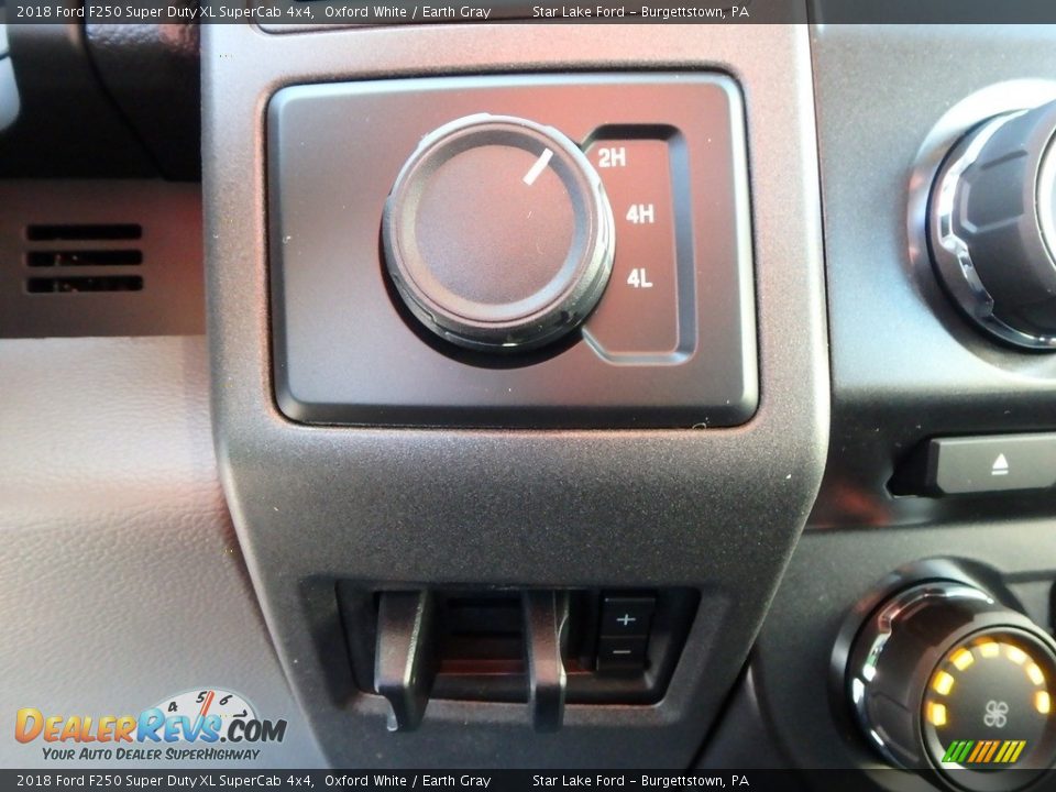 Controls of 2018 Ford F250 Super Duty XL SuperCab 4x4 Photo #16