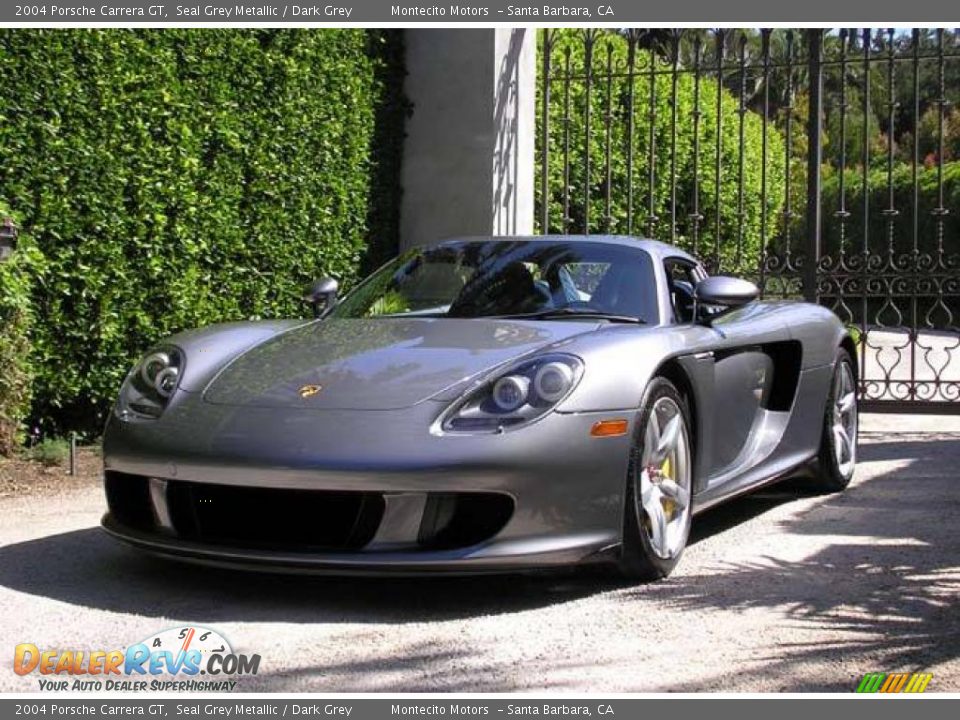 Front 3/4 View of 2004 Porsche Carrera GT  Photo #12