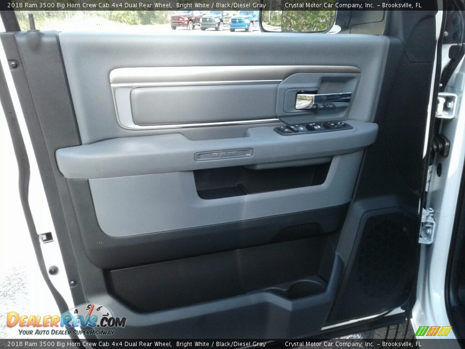 2018 Ram 3500 Big Horn Crew Cab 4x4 Dual Rear Wheel Bright White / Black/Diesel Gray Photo #17