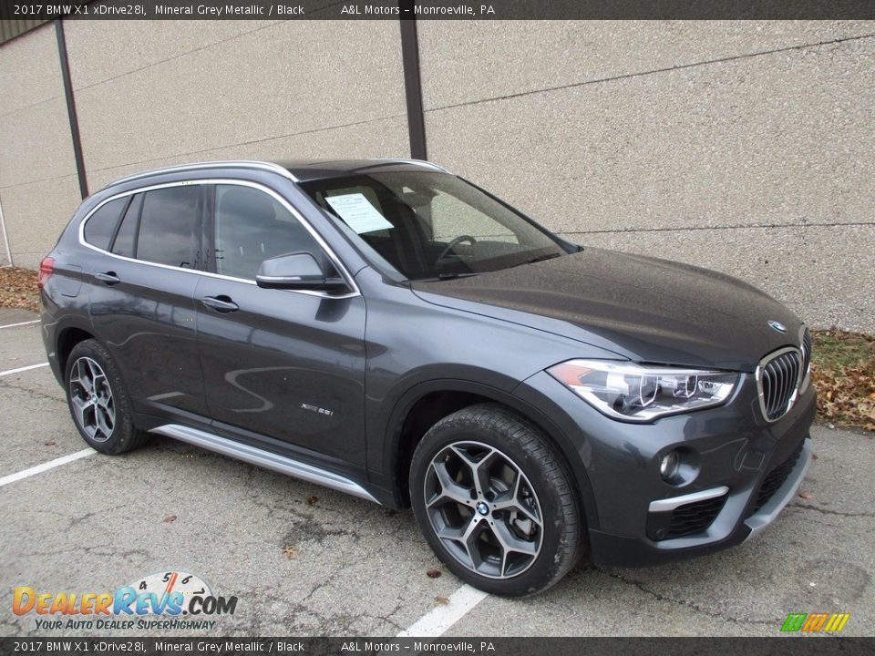 2017 BMW X1 xDrive28i Mineral Grey Metallic / Black Photo #1
