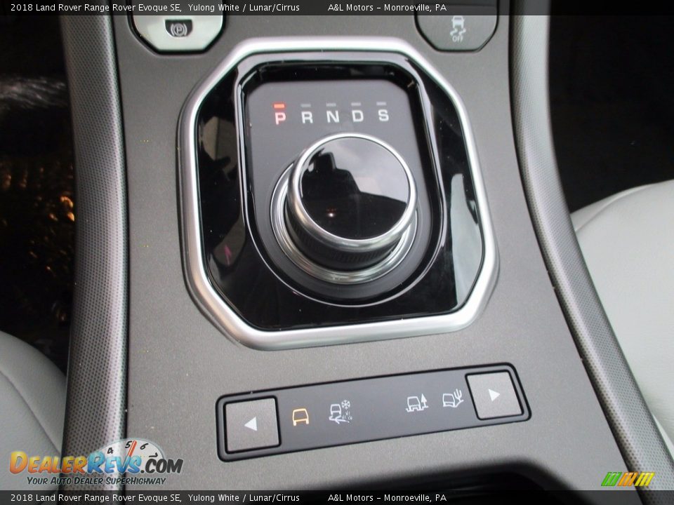 2018 Land Rover Range Rover Evoque SE Shifter Photo #15