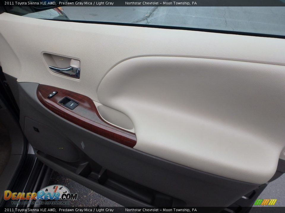 2011 Toyota Sienna XLE AWD Predawn Gray Mica / Light Gray Photo #17