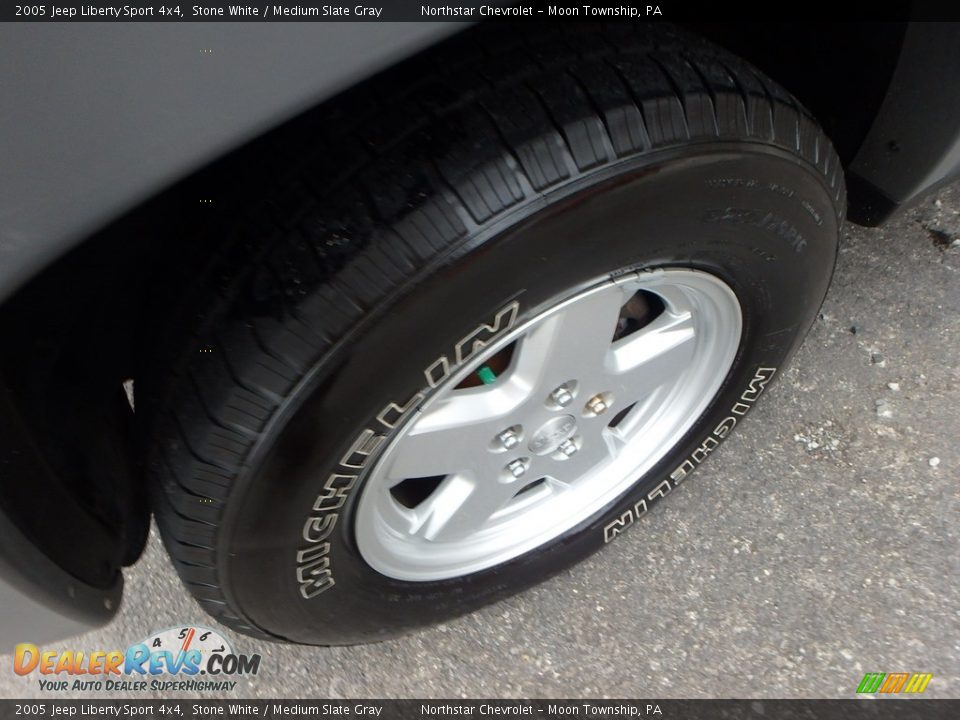 2005 Jeep Liberty Sport 4x4 Stone White / Medium Slate Gray Photo #7