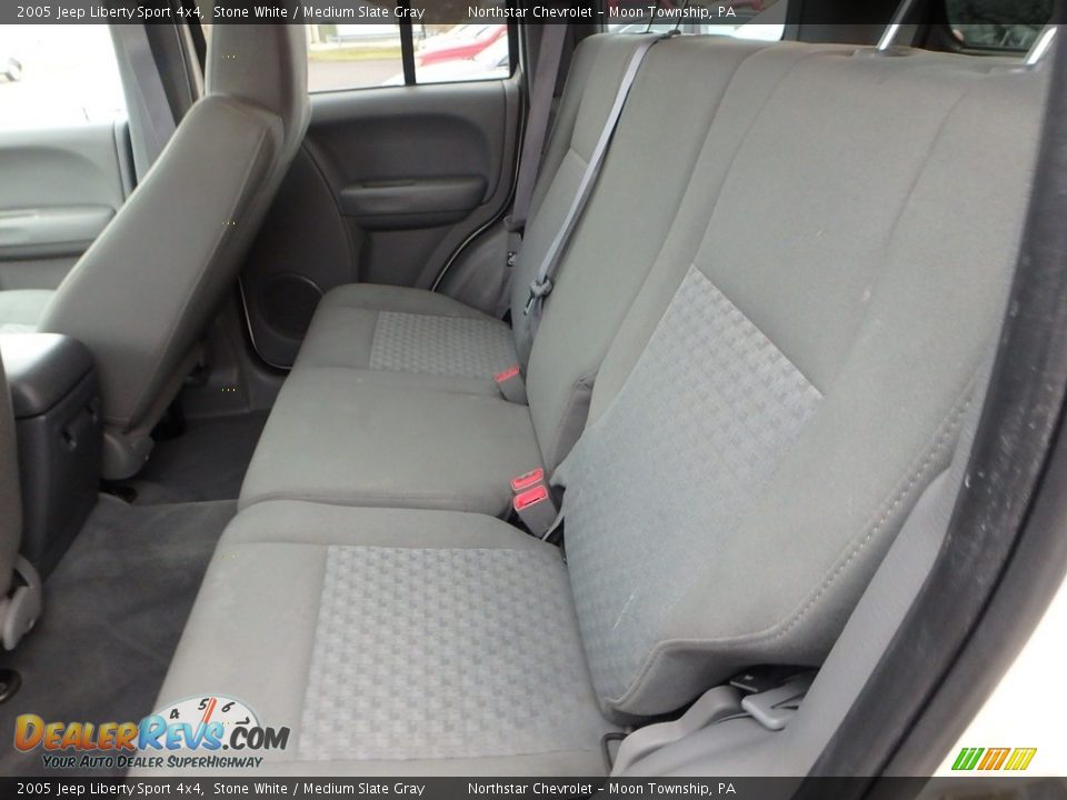 2005 Jeep Liberty Sport 4x4 Stone White / Medium Slate Gray Photo #9