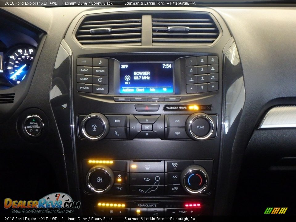 Controls of 2018 Ford Explorer XLT 4WD Photo #13