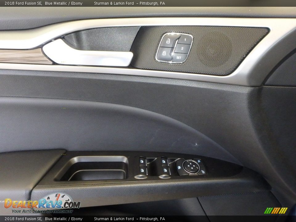 Door Panel of 2018 Ford Fusion SE Photo #9