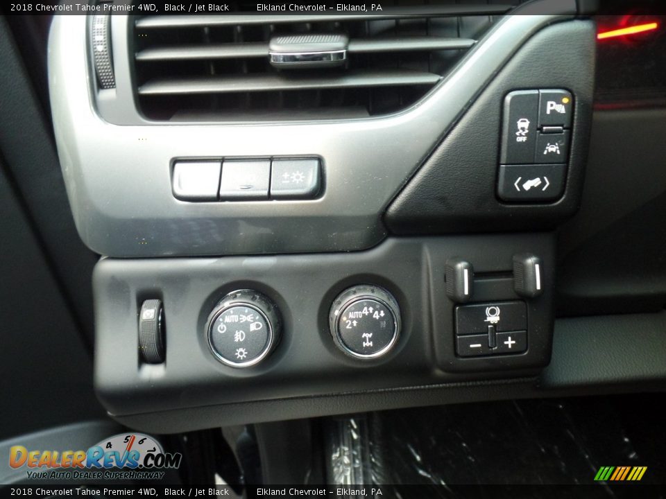 Controls of 2018 Chevrolet Tahoe Premier 4WD Photo #19