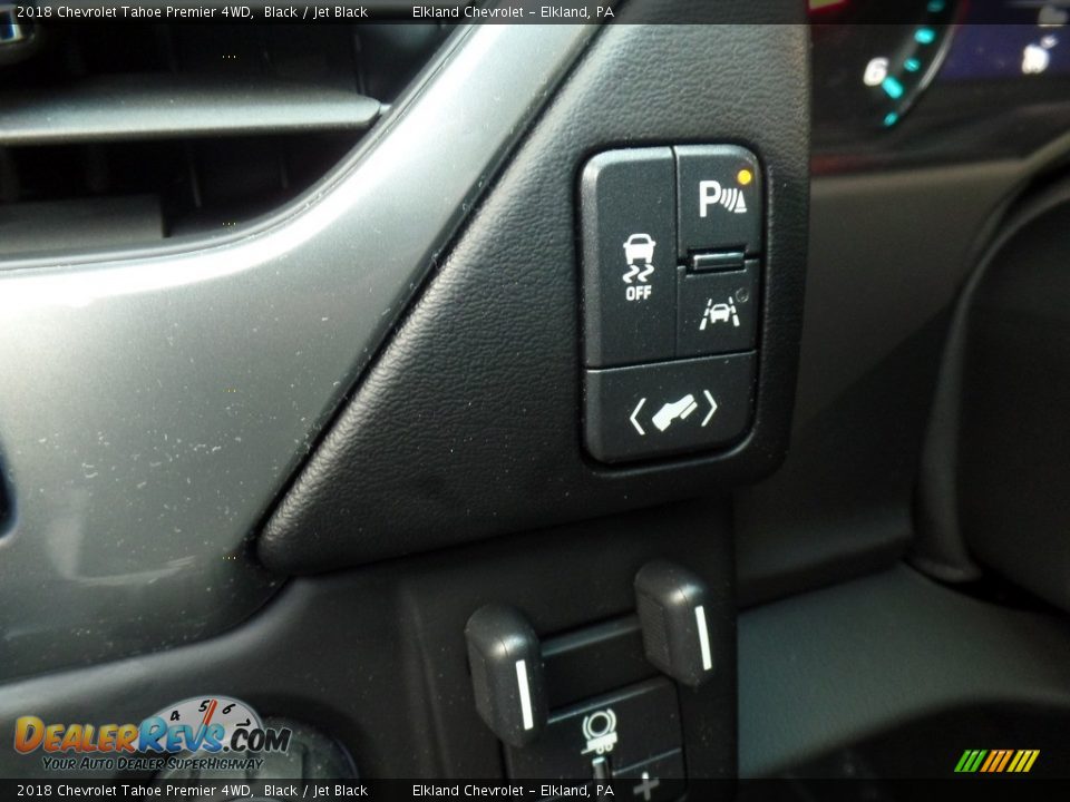 Controls of 2018 Chevrolet Tahoe Premier 4WD Photo #22