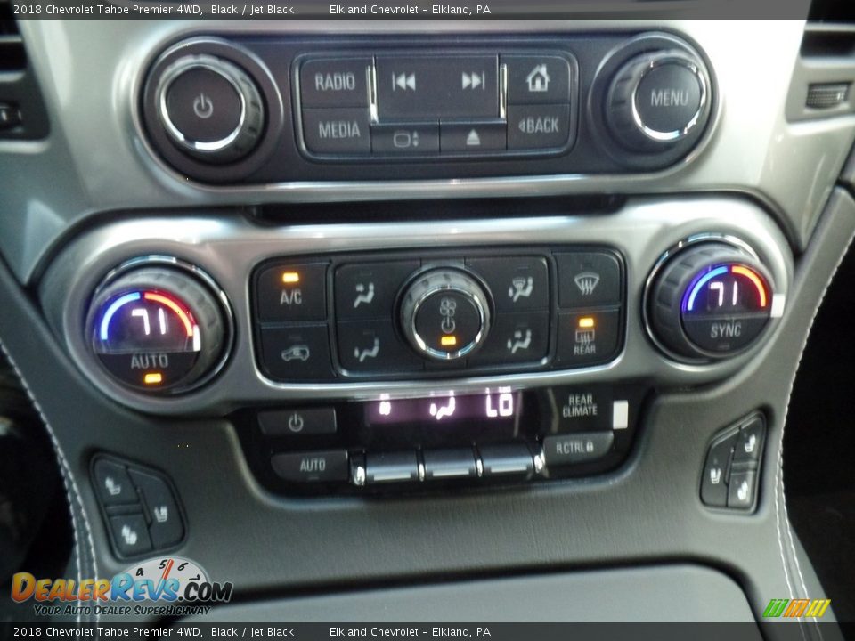 Controls of 2018 Chevrolet Tahoe Premier 4WD Photo #32