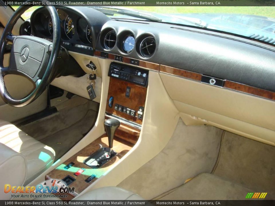 1988 Mercedes-Benz SL Class 560 SL Roadster Diamond Blue Metallic / Parchment Photo #16