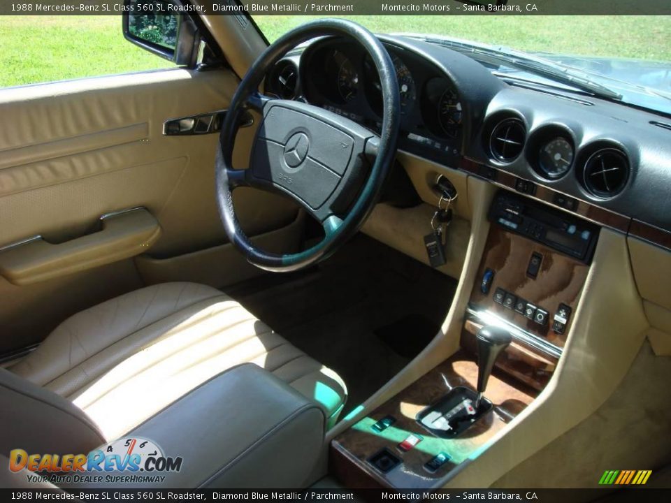 1988 Mercedes-Benz SL Class 560 SL Roadster Diamond Blue Metallic / Parchment Photo #17