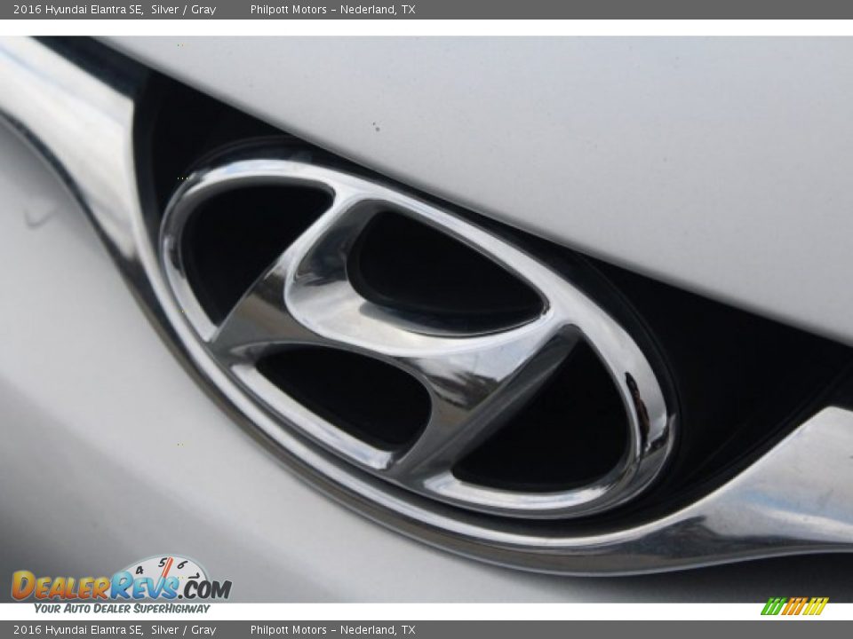 2016 Hyundai Elantra SE Silver / Gray Photo #4