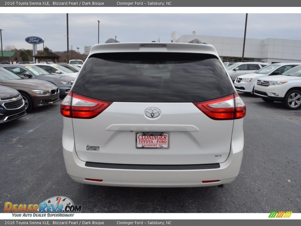 2016 Toyota Sienna XLE Blizzard Pearl / Dark Bisque Photo #4