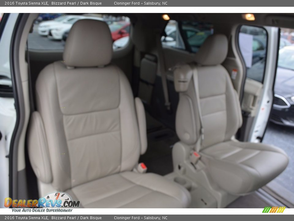 2016 Toyota Sienna XLE Blizzard Pearl / Dark Bisque Photo #15