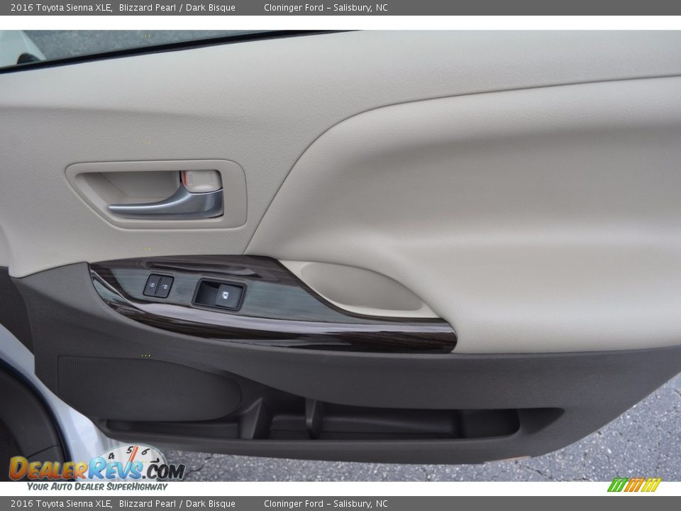 2016 Toyota Sienna XLE Blizzard Pearl / Dark Bisque Photo #16