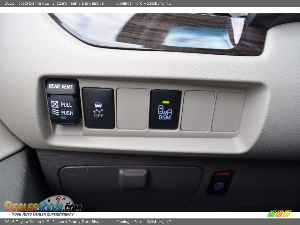 2016 Toyota Sienna XLE Blizzard Pearl / Dark Bisque Photo #25